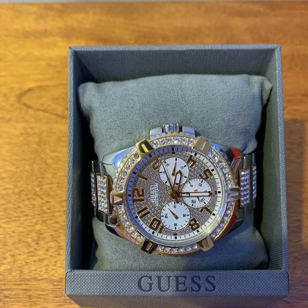 Brand New Guess Men’s two tone Silver/Gold watch